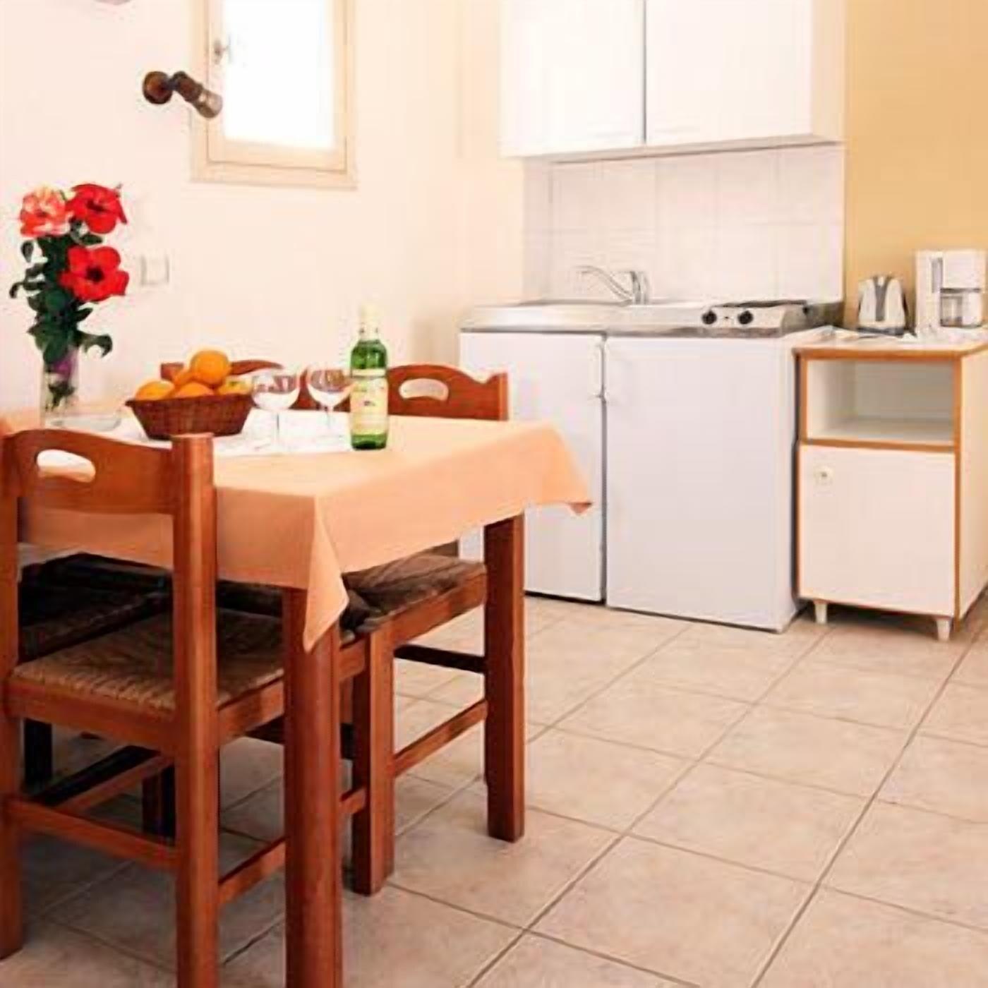 Uzenie All Suites Boutique Resort (Adults Only) Αδελιανός Κάμπος Εξωτερικό φωτογραφία